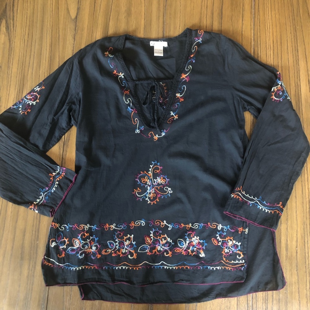Vintage Black lightweight long sleeve embroidered coverup